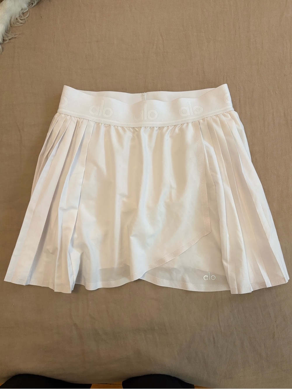 ALO White Pleated Skirt S Women's Athletic Activewear Tennis Yoga Pickleball